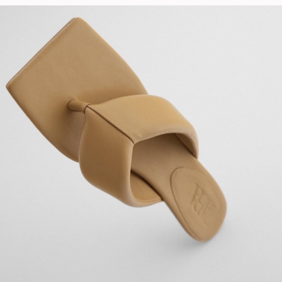 NWT ZARA Quilted Leather Kitten Heels Beige - Picture 4 of 5